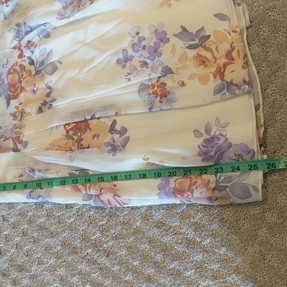 St. John couture silk two-piece set sleeveless blouse and a line pleated skirt. - Picture 14 of 16